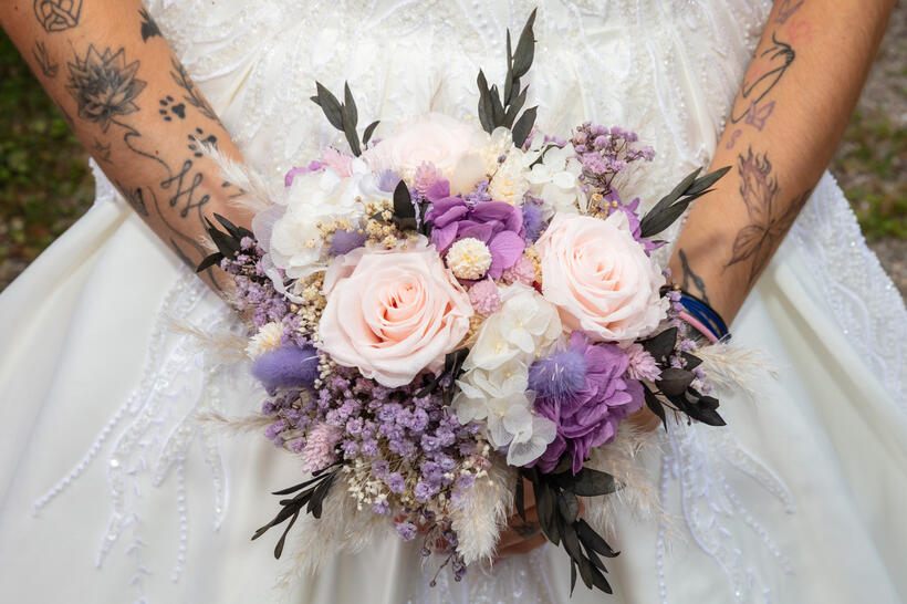 Couple de mariés en extérieur — photographe mariage Guebwiller