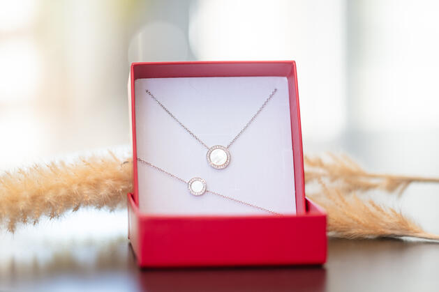 préparatifs mariage reportage détails bijoux