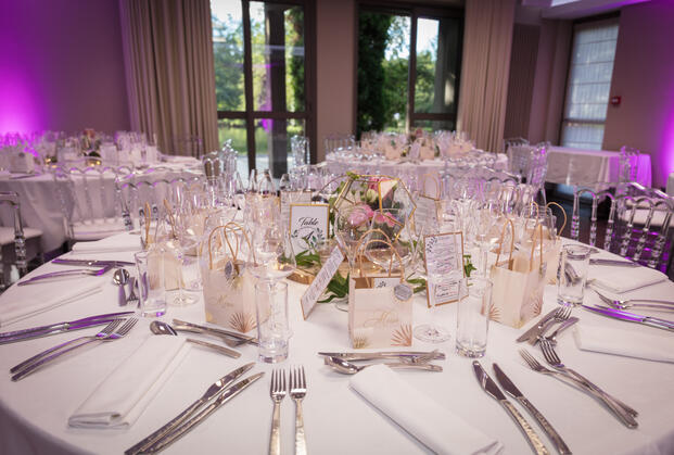 Vue d'ensemble de la salle décorée