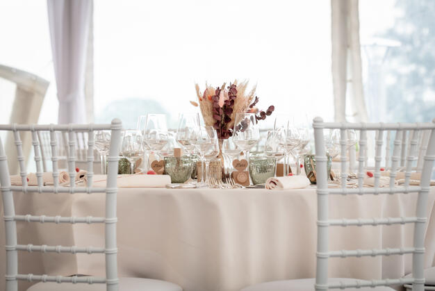 Décoration de table mariage — centre de table fleuri